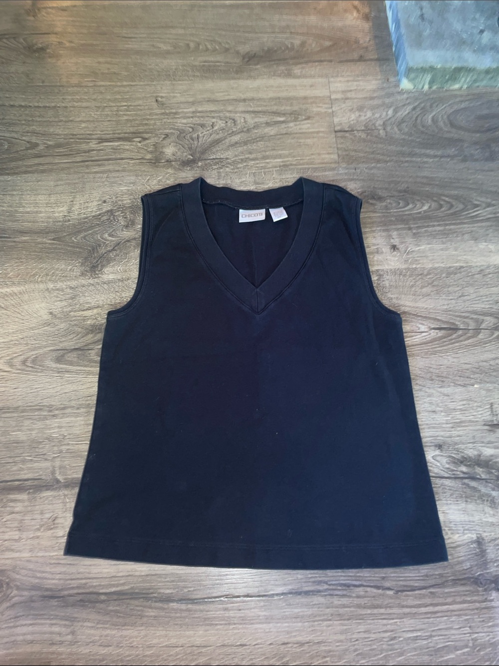 Chico's Black V-Neck Sleeveless Tank